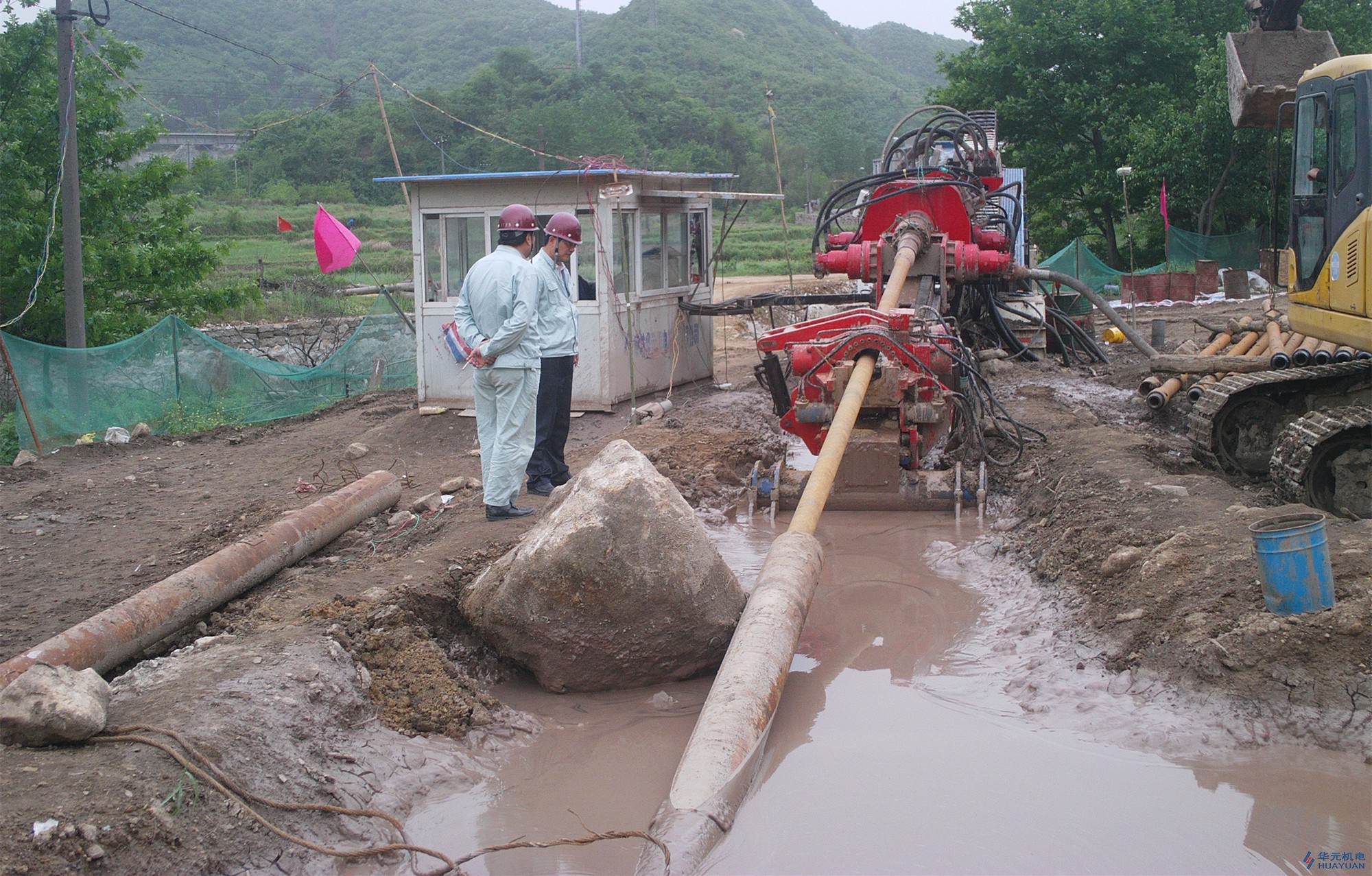 2012年7月2日，华元公司顺利完成武汉——广水成品油管道工程中国人民解放军军事禁区穿越项目